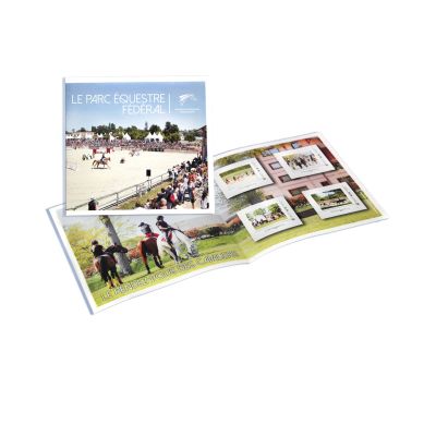 Planche de 4 timbres prestiges du Parc Équestre Fédéral